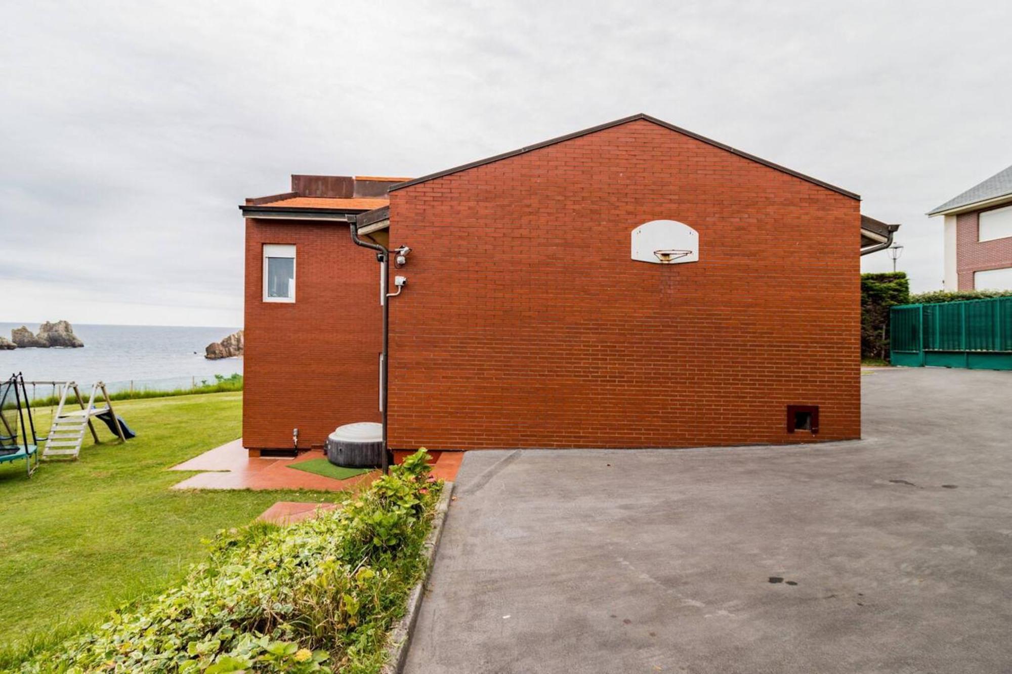 Spacious House With Sea View In Liencres + Jacuzzi Экстерьер фото